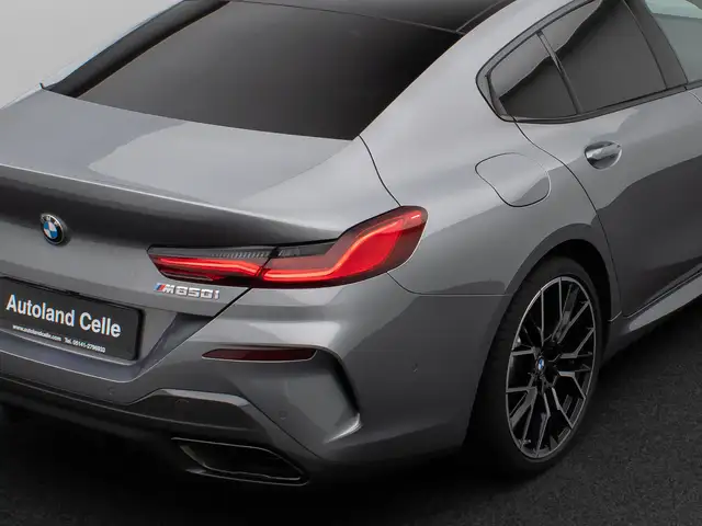BMW 8 Series view 15