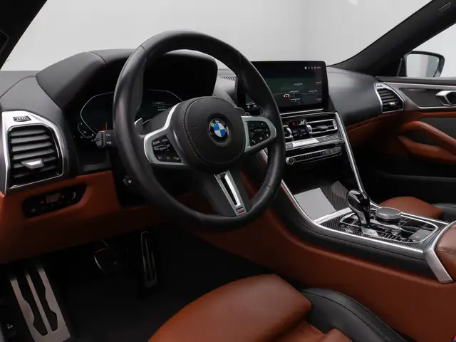 BMW 8 Series view 20
