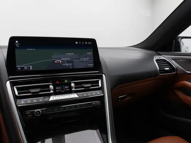 BMW 8 Series view 21