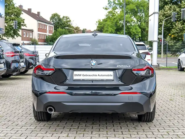 BMW 2 Series view 11