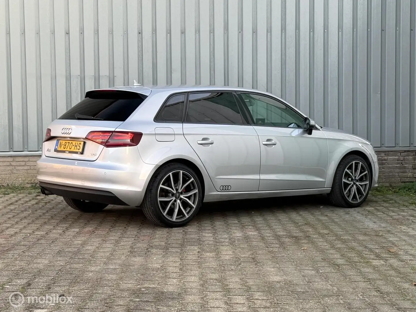 Audi A3 Sportback 1.4 TFSI | Leder | Stoelverw. | PDC | LM Gris - 2