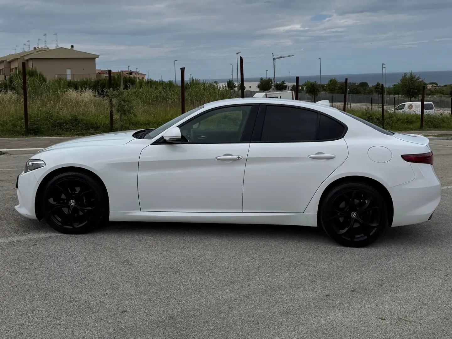 Alfa Romeo Giulia Giulia 2.2 t Super 180cv auto Wit - 2