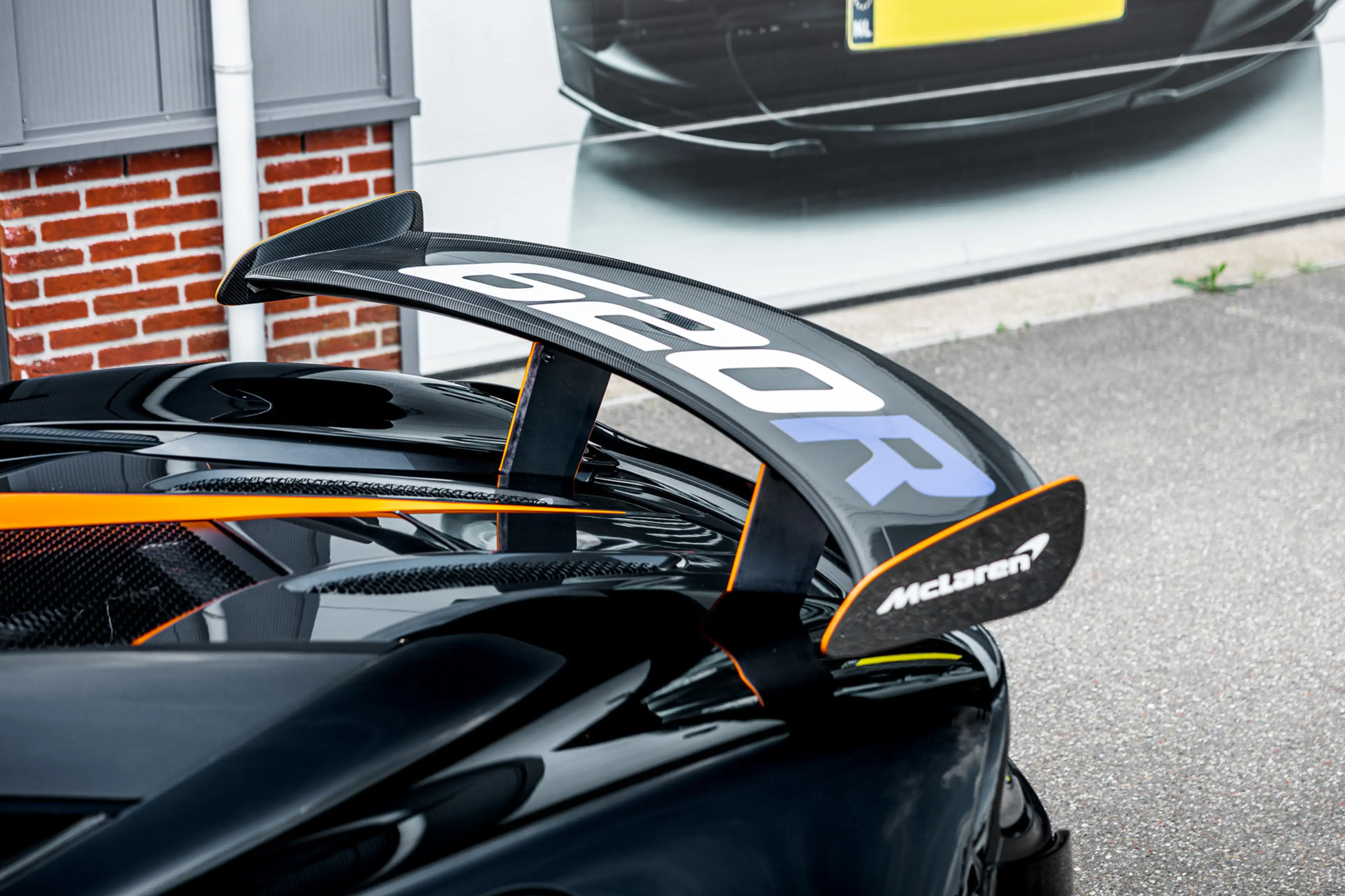 McLaren 620R 3.8 V8 / 1 of 225 / MSO R Pack / Bowers & Wilkins — photo 32