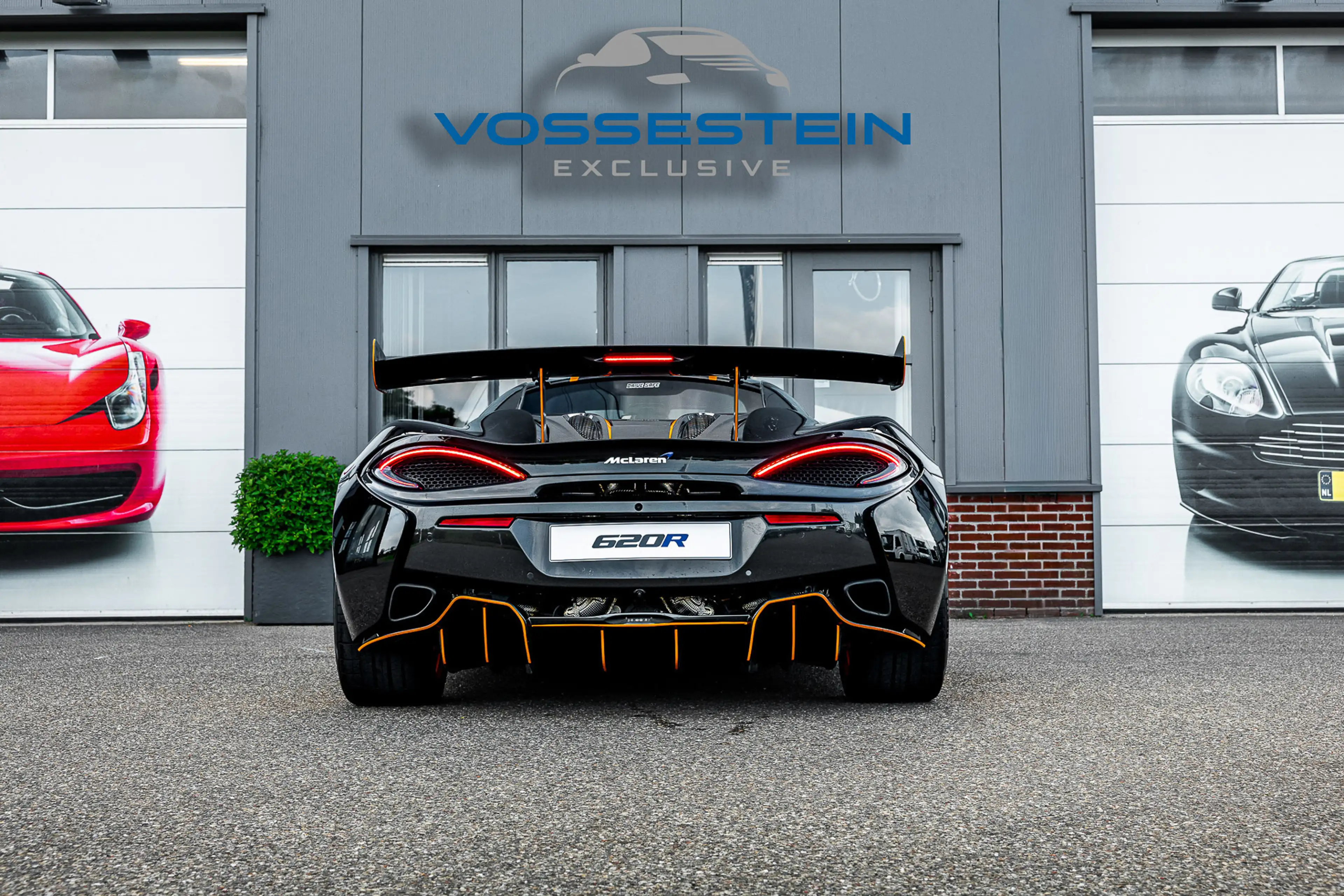 McLaren 620R 3.8 V8 / 1 of 225 / MSO R Pack / Bowers & Wilkins — photo 38