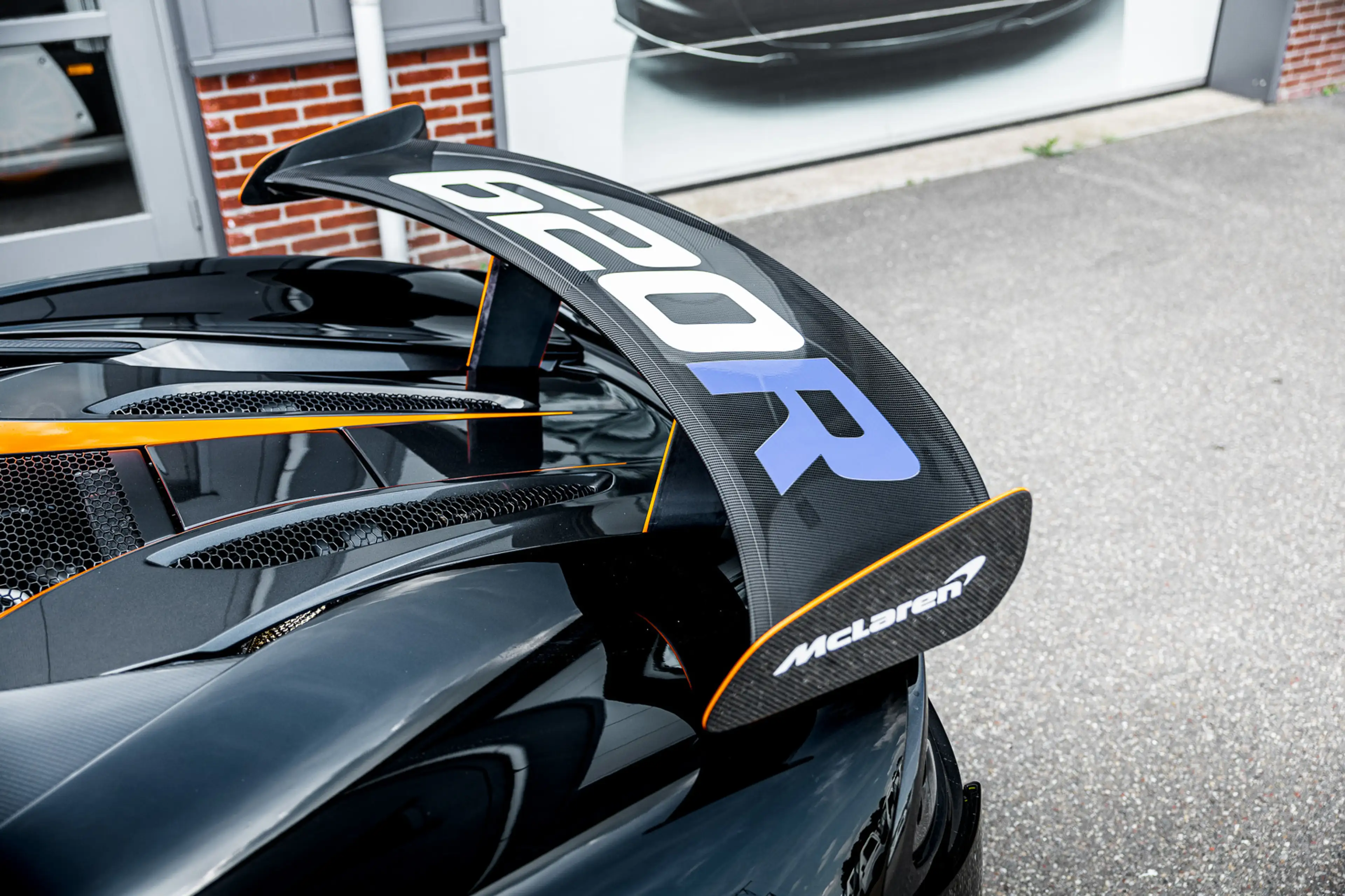 McLaren 620R 3.8 V8 / 1 of 225 / MSO R Pack / Bowers & Wilkins — photo 34