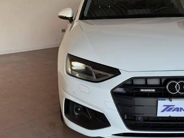 Audi A4 view 13