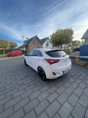 Hyundai i30 blue 1.6 CRDi Classic