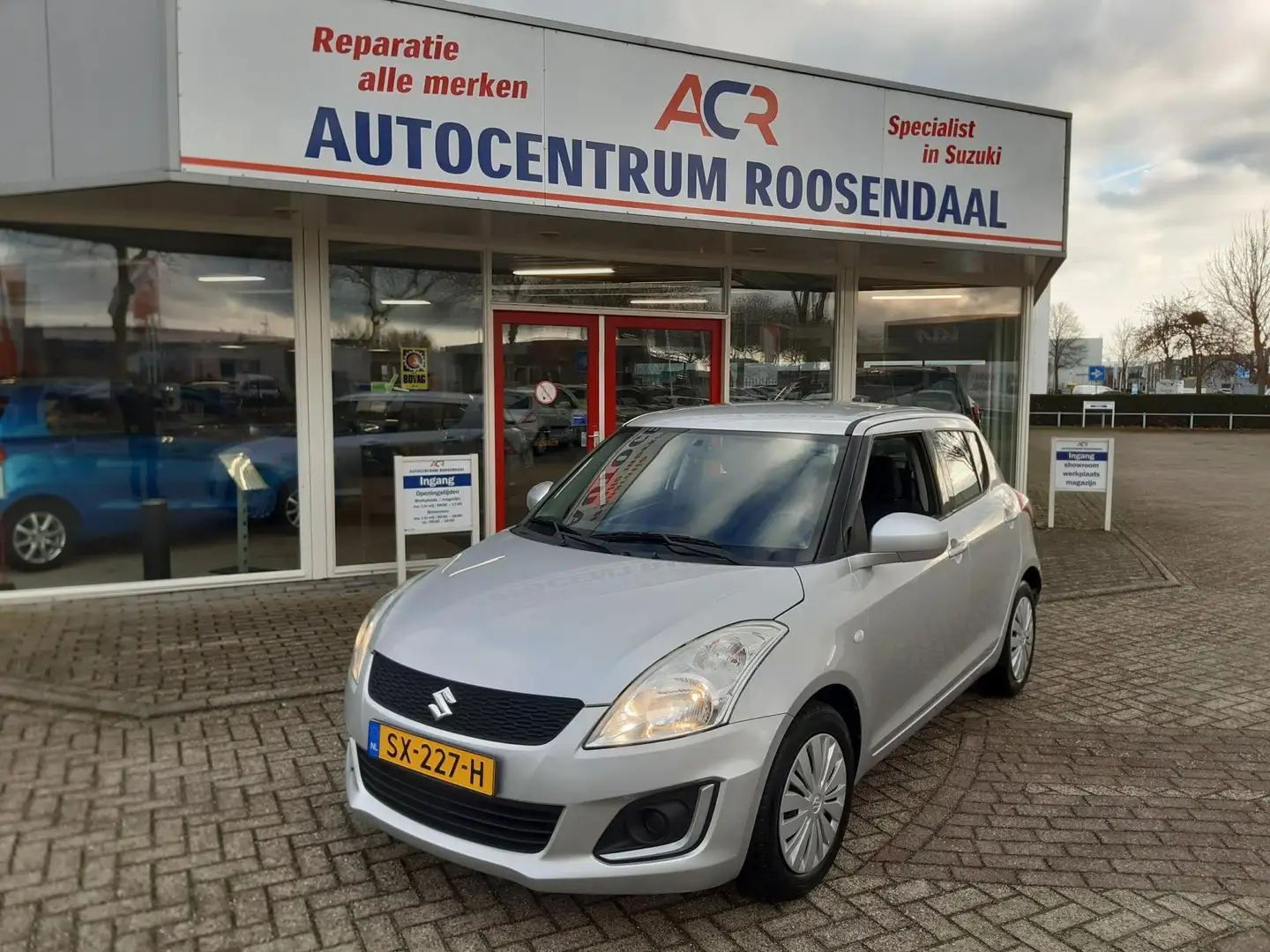 Suzuki Swift 1.2 COMORT 5DRS Gris - 1