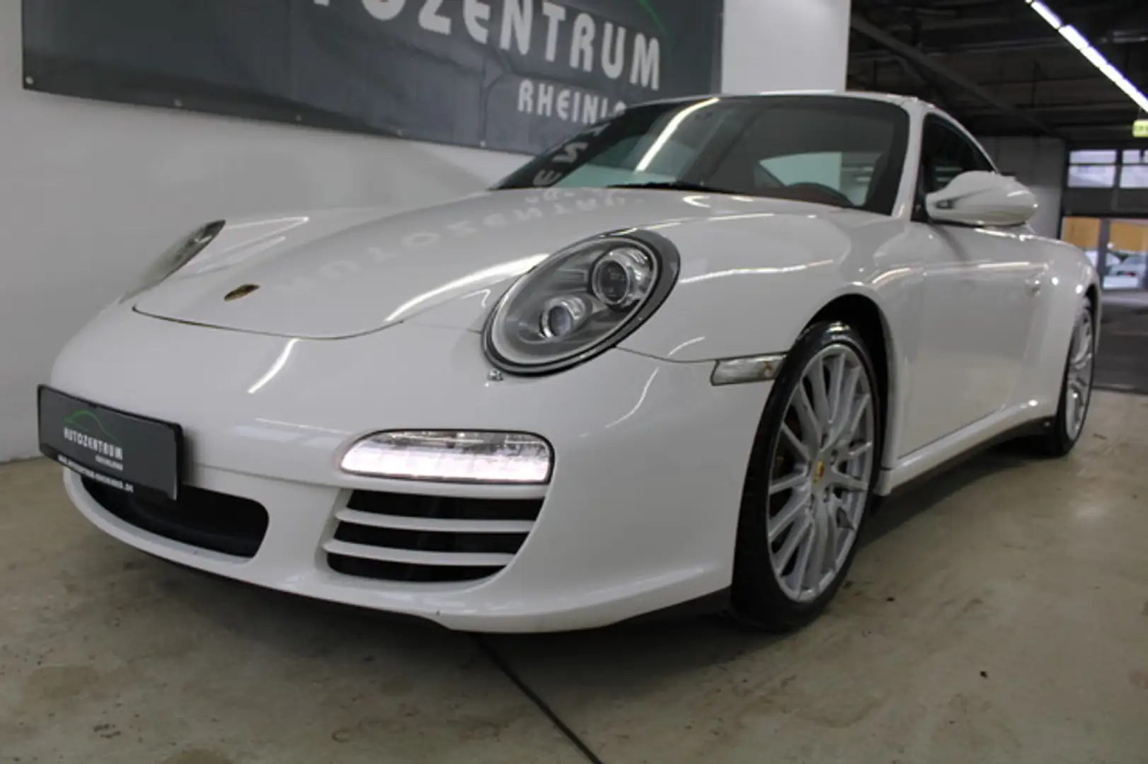 Porsche 997 Carrera 4S Coupe PDK Chrono/Sitzlüftung/BOSE Blanc - 1