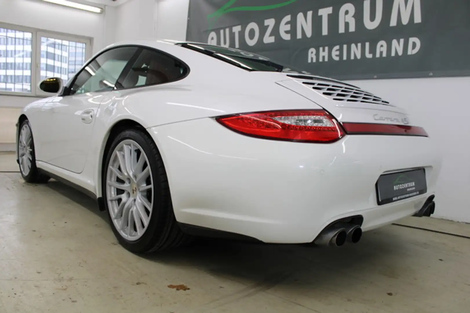 Porsche 997 Carrera 4S Coupe PDK Chrono/Sitzlüftung/BOSE Blanc - 2