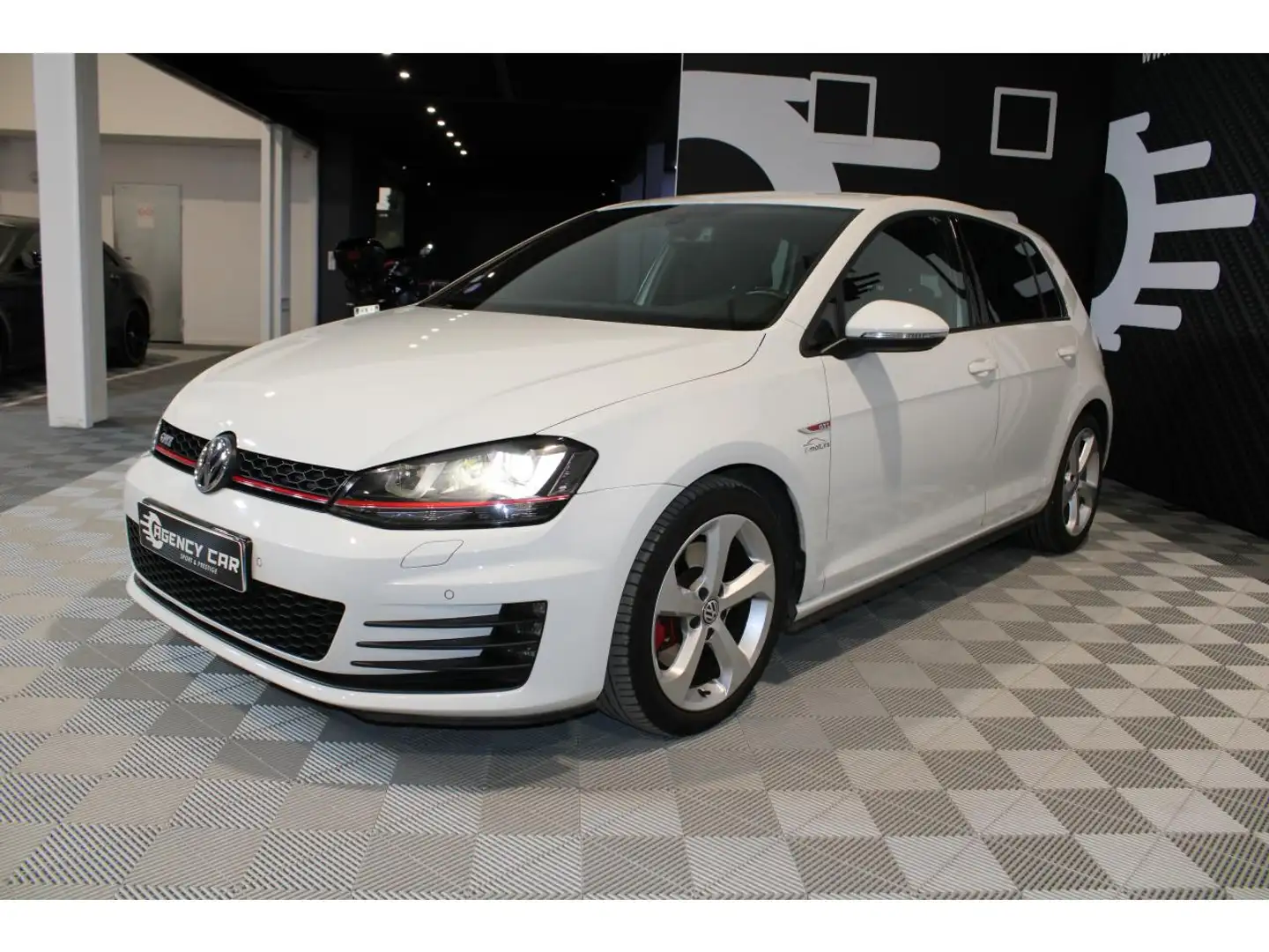 Volkswagen Golf GTI 2.0 16V TSI - 220 - 1ère main - Entretien complet. Weiß - 2