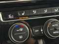 Volkswagen Golf 1.5 TSI 150PK DSG Highline Business R-Line Zwart - thumbnail 17