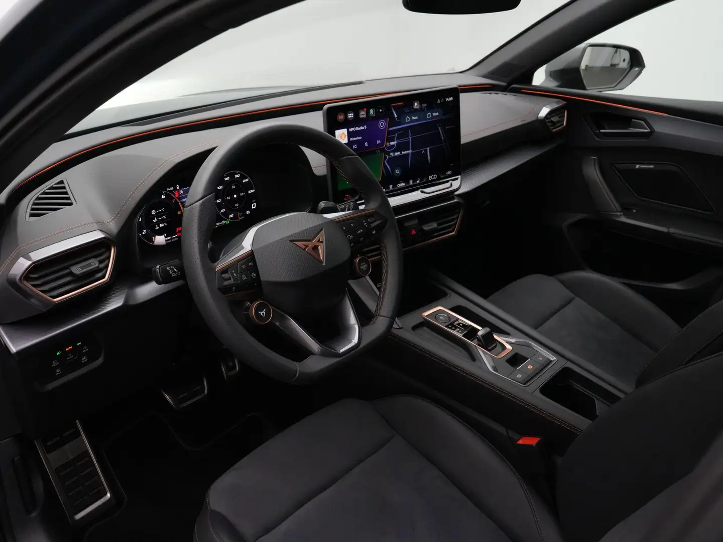 CUPRA Leon 1.5 TSI 272 pk DSG e-Hybrid VZ Performance | Leder Blauw - 2