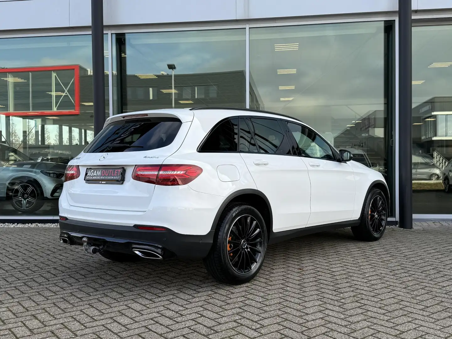 Mercedes-Benz GLC 250 4MATIC Line AMG | Exclusive | Trekhaak Wit - 2