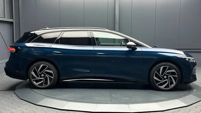Volkswagen Id.7 view 6