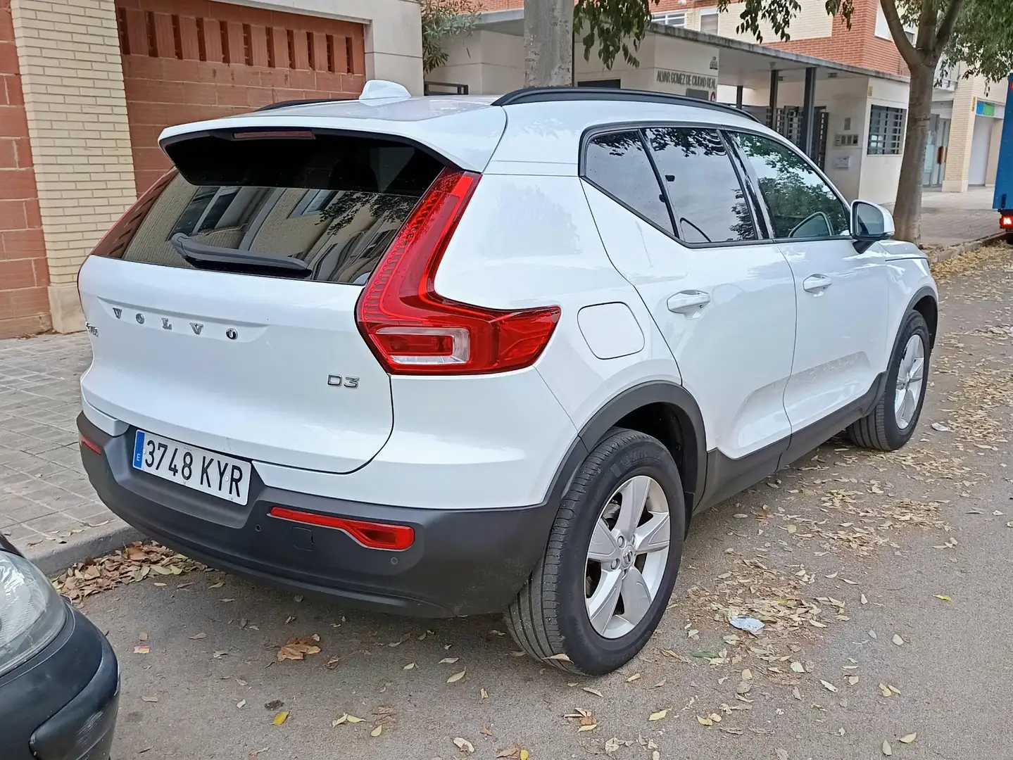 Volvo XC40 XC40 D3 Momentum Momentum Blanco - 2