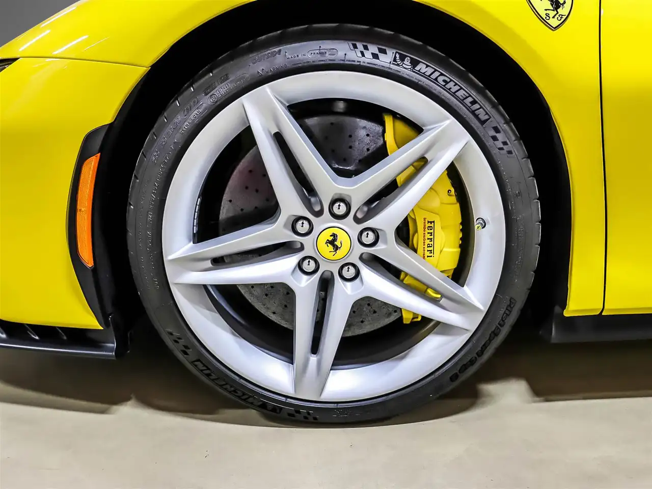 Ferrari SF90 Spider снимка Ferrari SF90 Spider