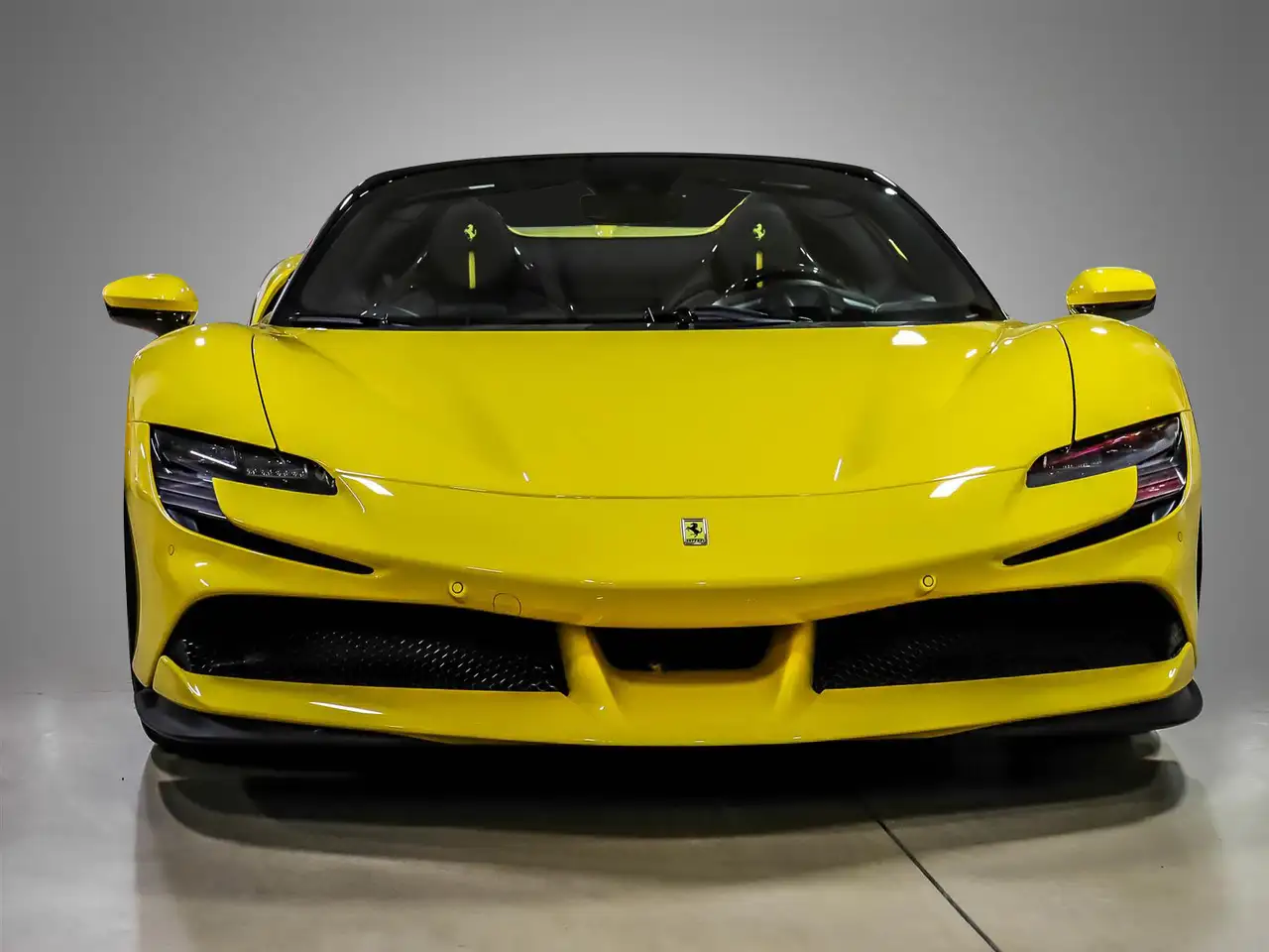 Ferrari SF90 Spider снимка Ferrari SF90 Spider