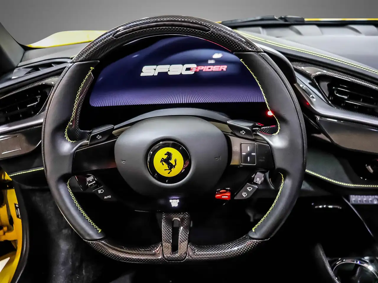 Ferrari SF90 Spider снимка Ferrari SF90 Spider