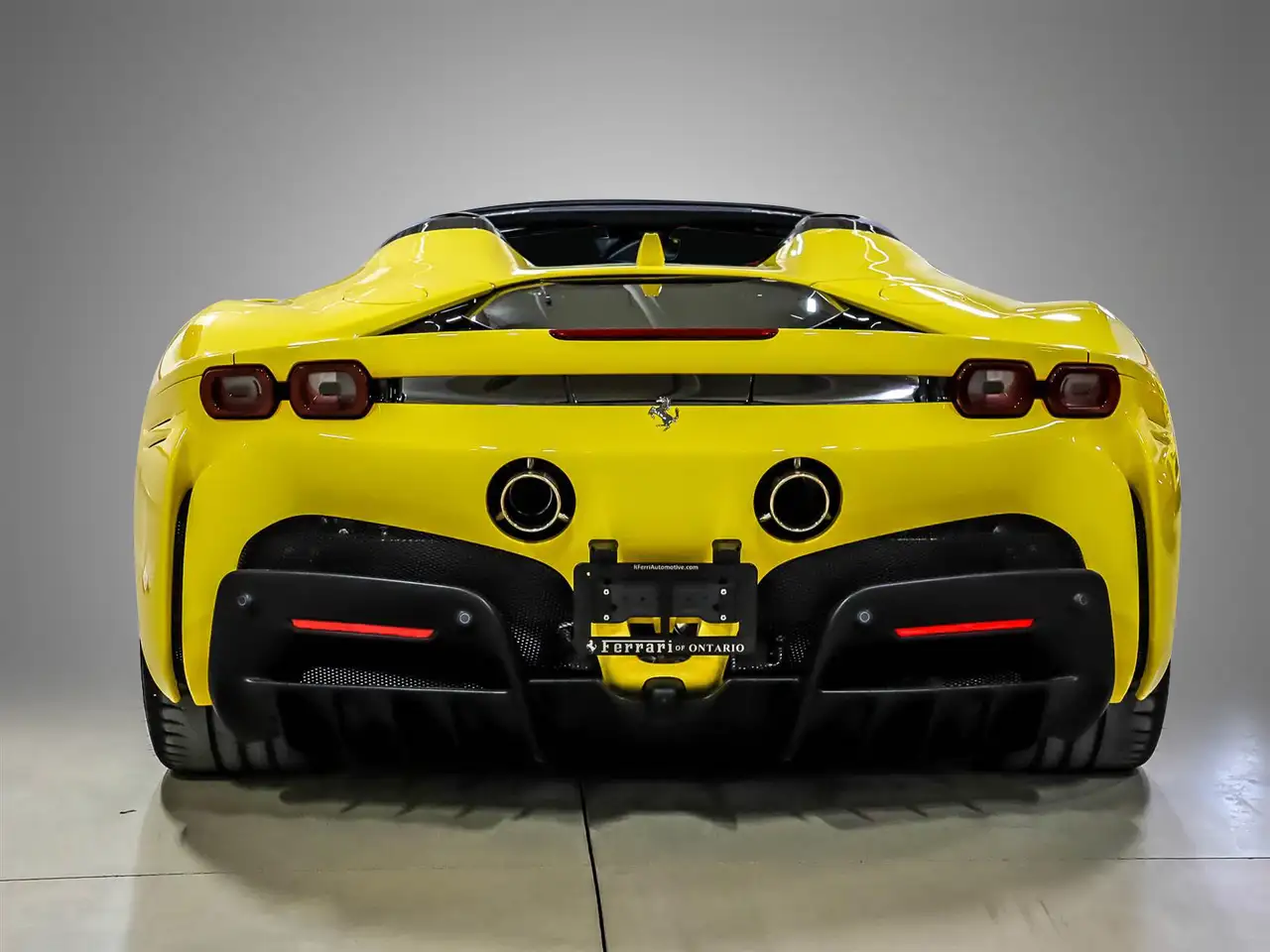 Ferrari SF90 Spider снимка Ferrari SF90 Spider