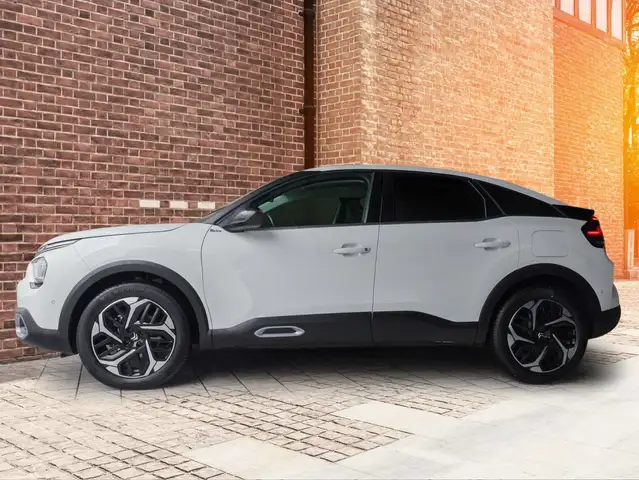 Citroen C4 view 3
