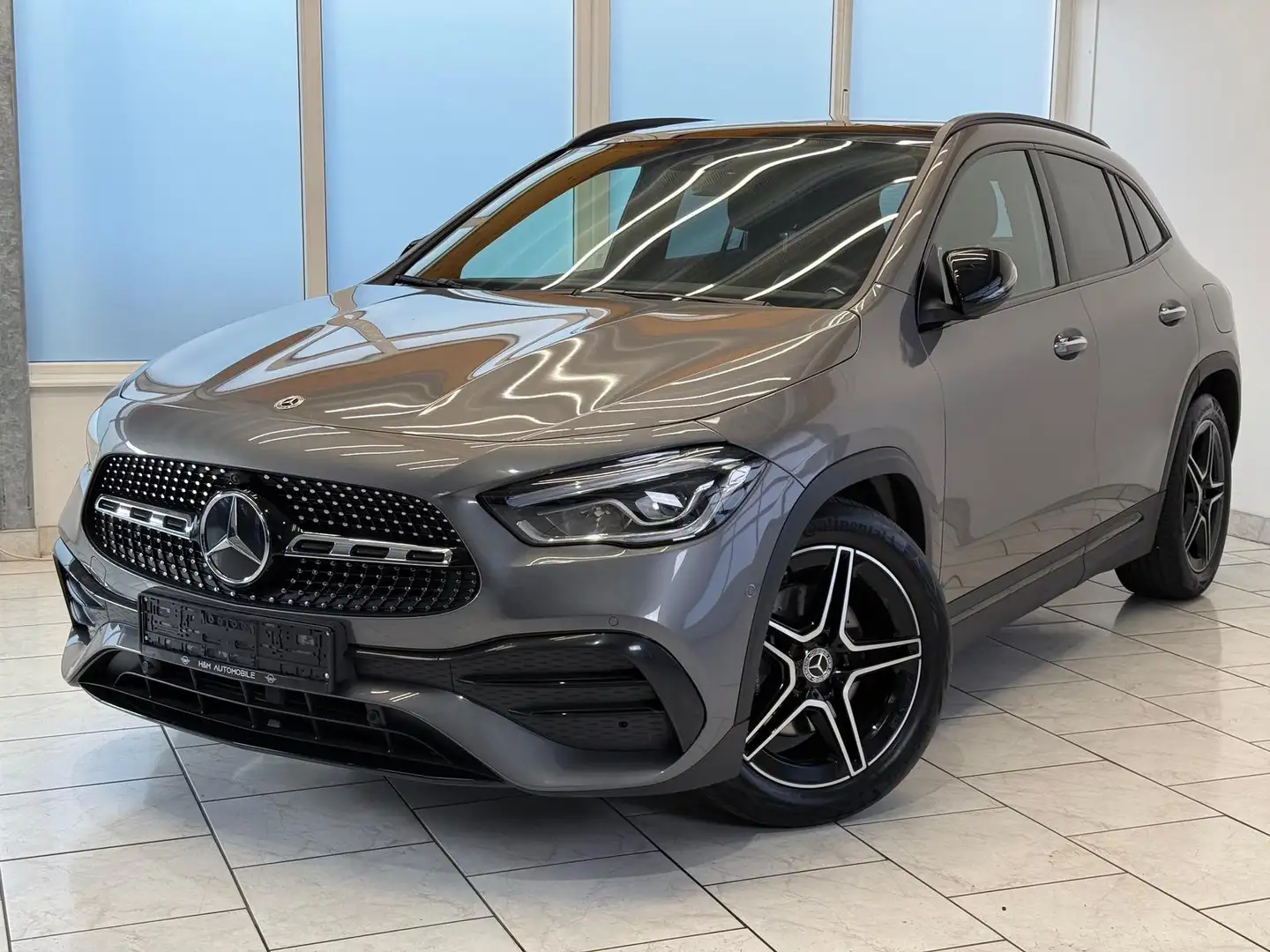 Mercedes-Benz GLA 200 AMG - PANO/LED/CarPlay Grau - 2