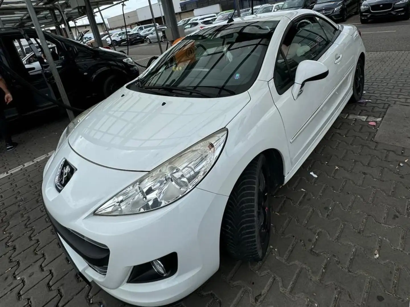 Peugeot 207 207 CC 120 VTiAllure Weiß - 2
