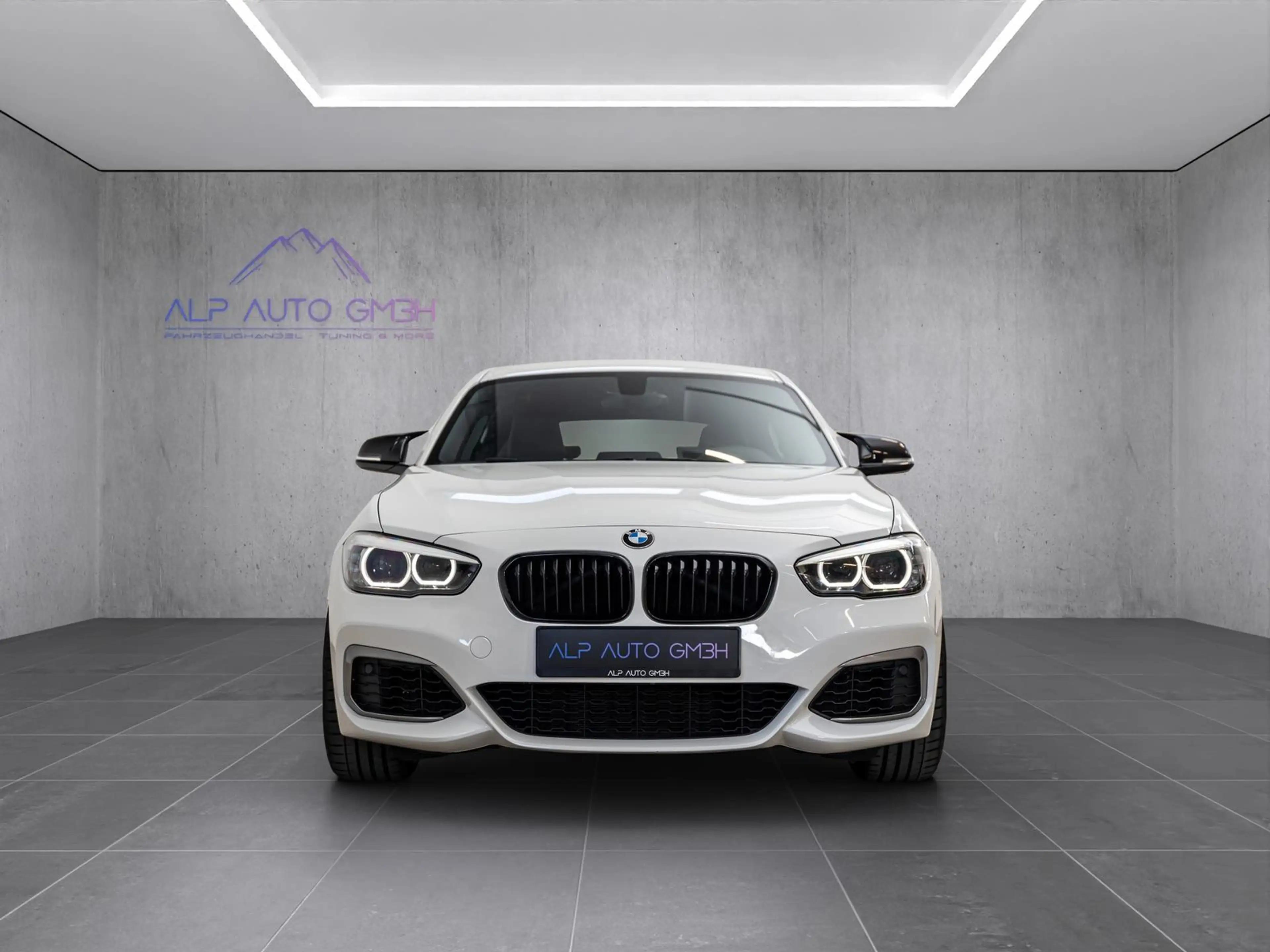 BMW 140 Special Edition/LED/SHZ/SHADOW/NAVI — photo 2