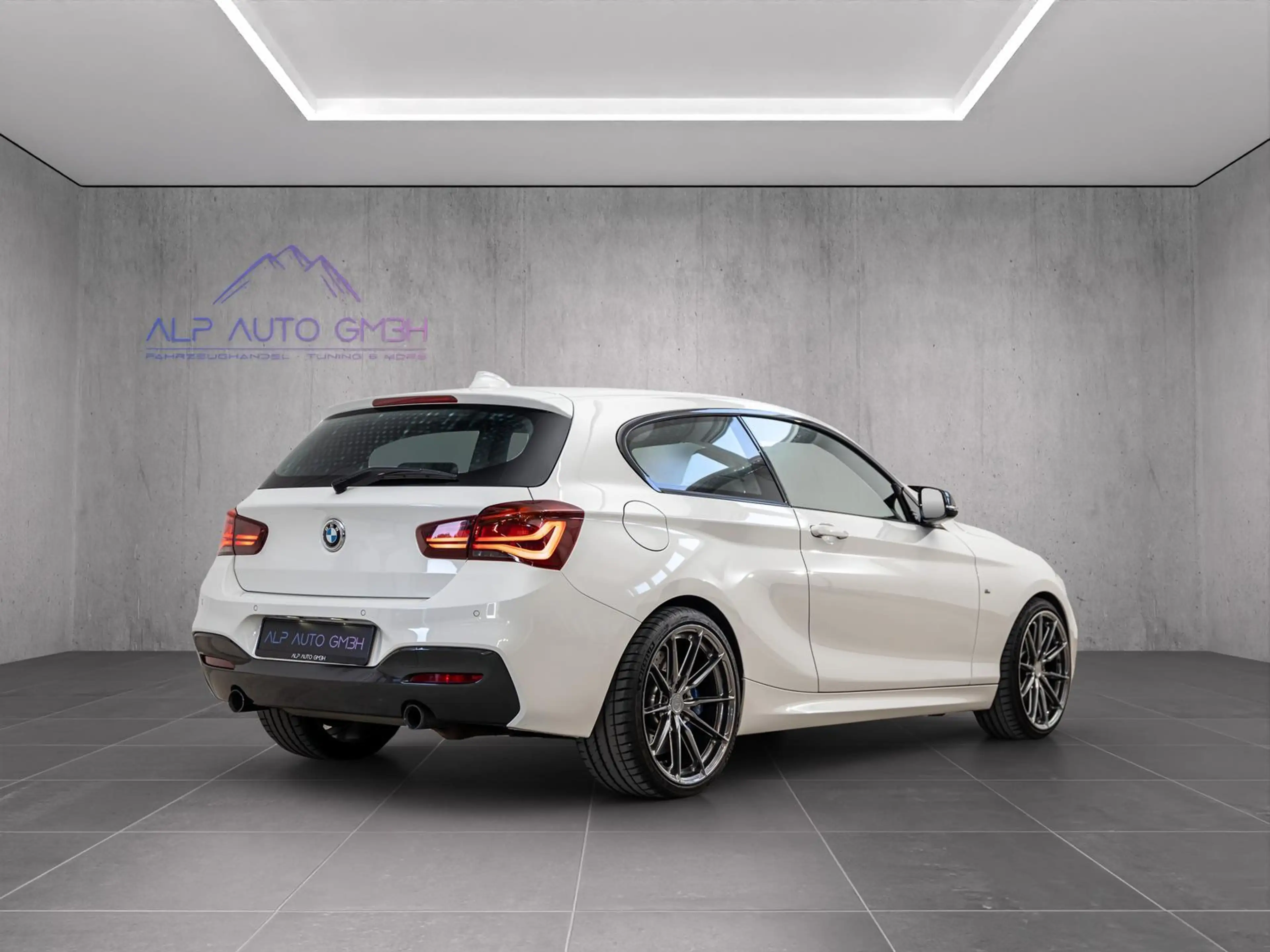 BMW 140 Special Edition/LED/SHZ/SHADOW/NAVI — photo 6