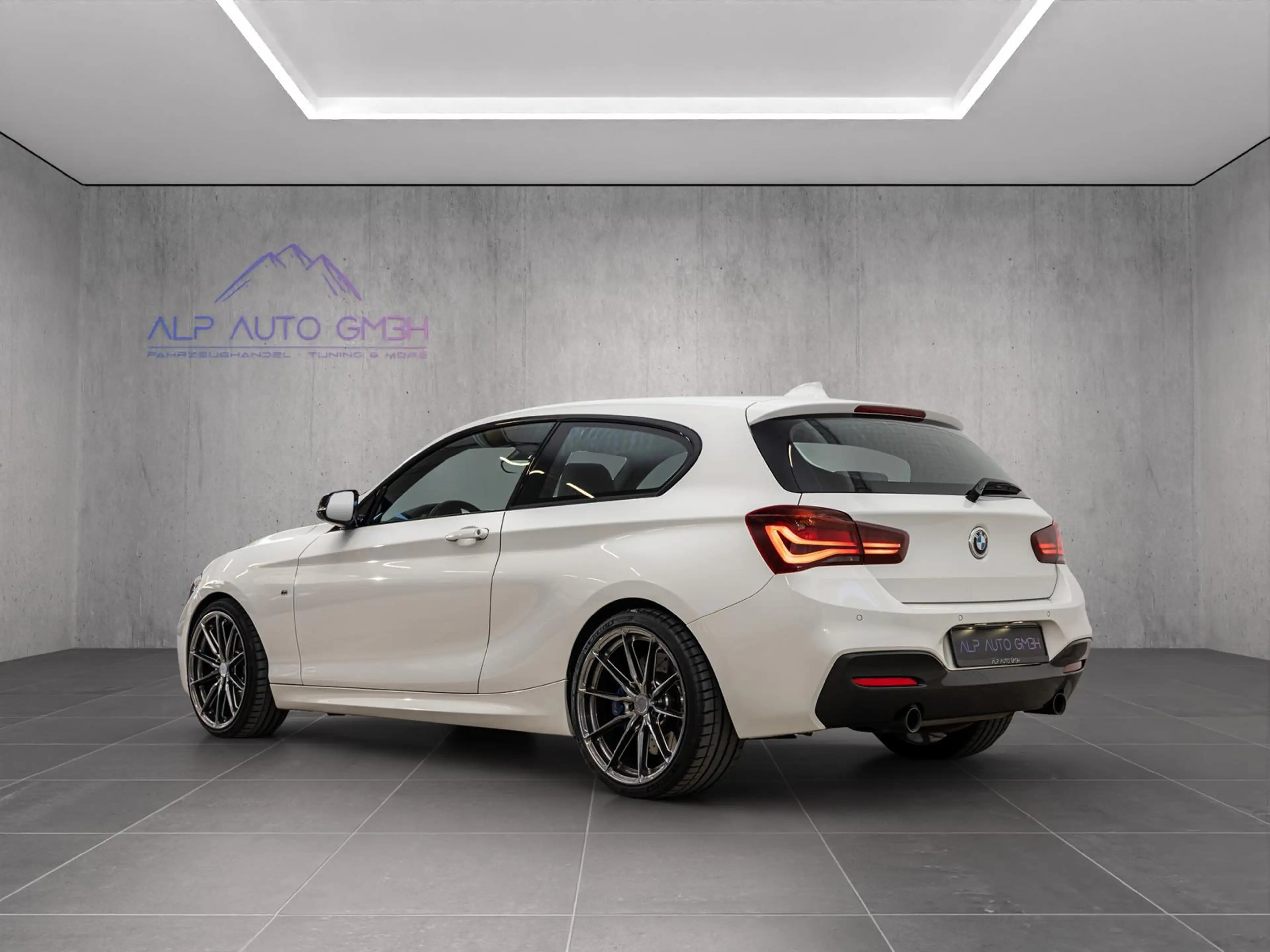BMW 140 Special Edition/LED/SHZ/SHADOW/NAVI — photo 4