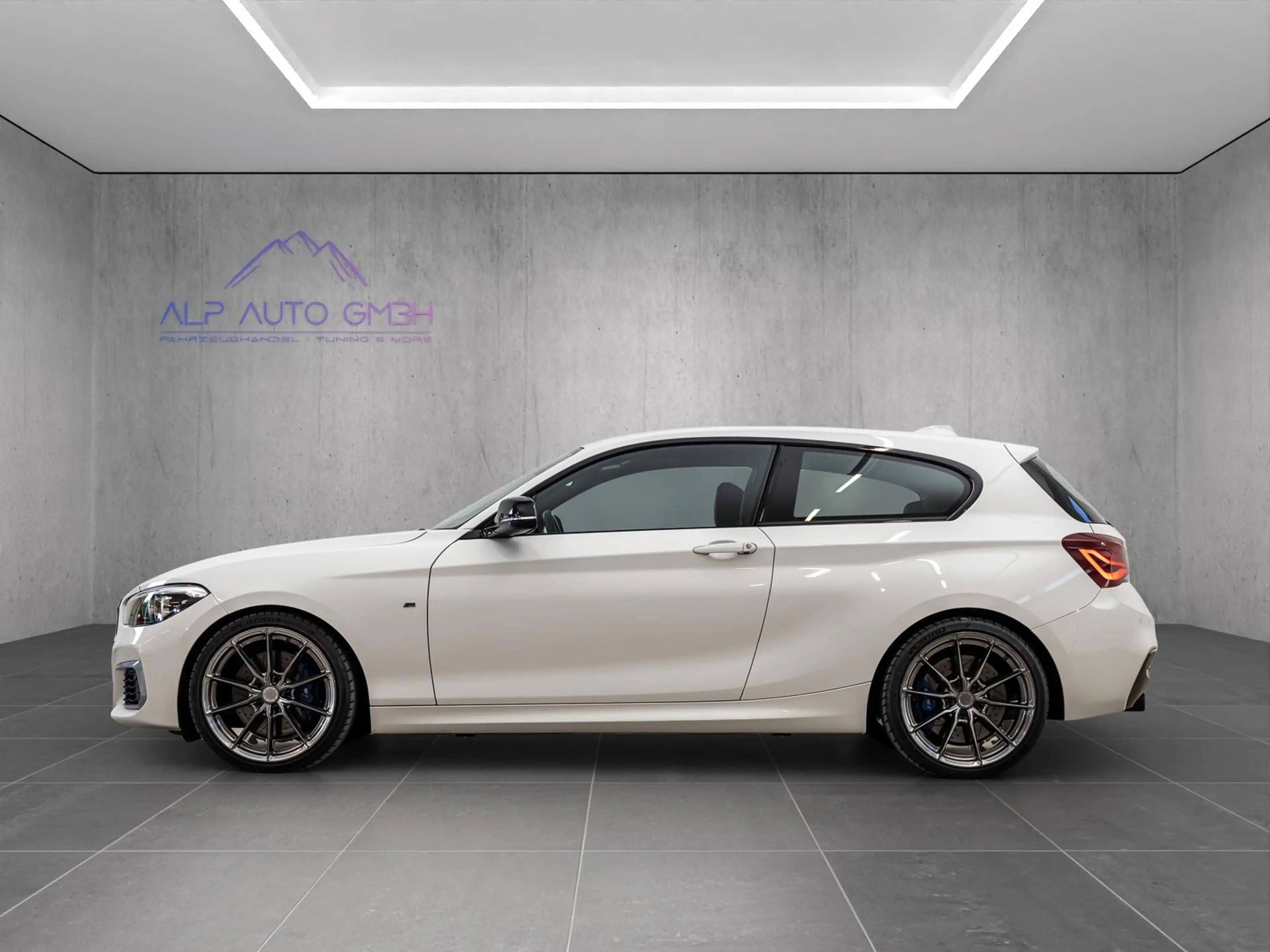BMW 140 Special Edition/LED/SHZ/SHADOW/NAVI — photo 3