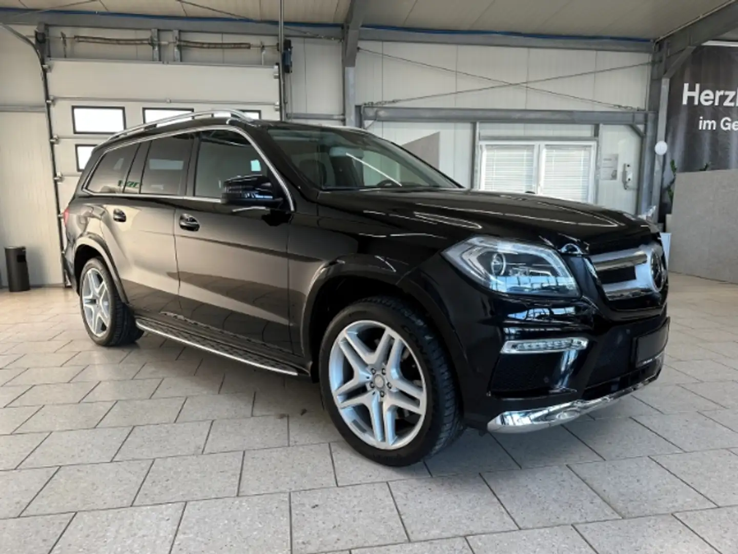 Mercedes-Benz GL 500 BE 4Matic AMG Paket 7-Sitzer Pano DISTRONIC Fekete - 1