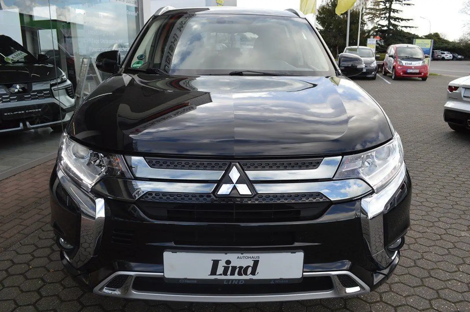 Mitsubishi Outlander PHEV PHEV Basis mit Spirit Paket Schwarz - 2