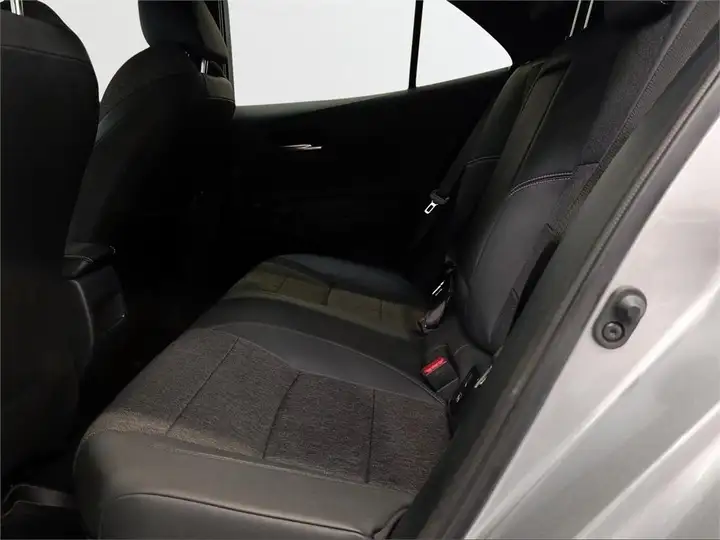 Toyota Auris 2022, foto 11