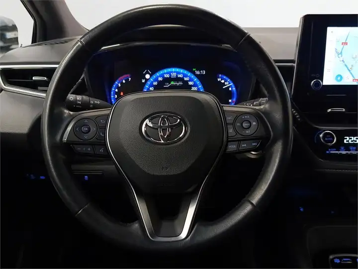Toyota Auris 2022, foto 13