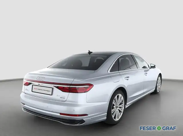 Audi A8 view 4