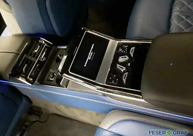 Audi A8 view 7