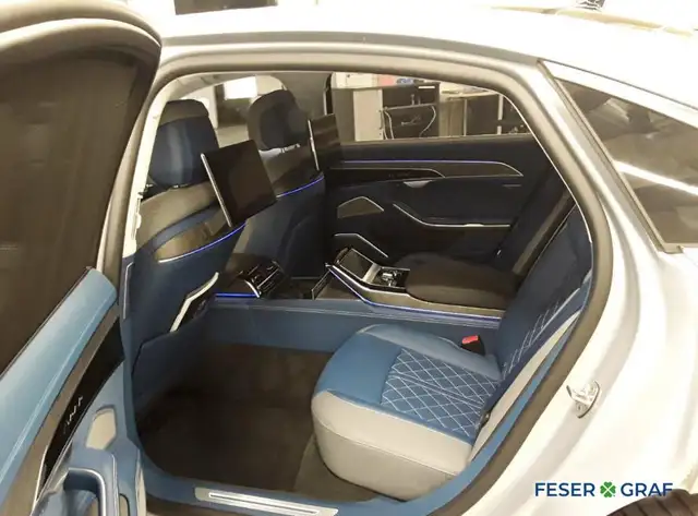 Audi A8 view 6