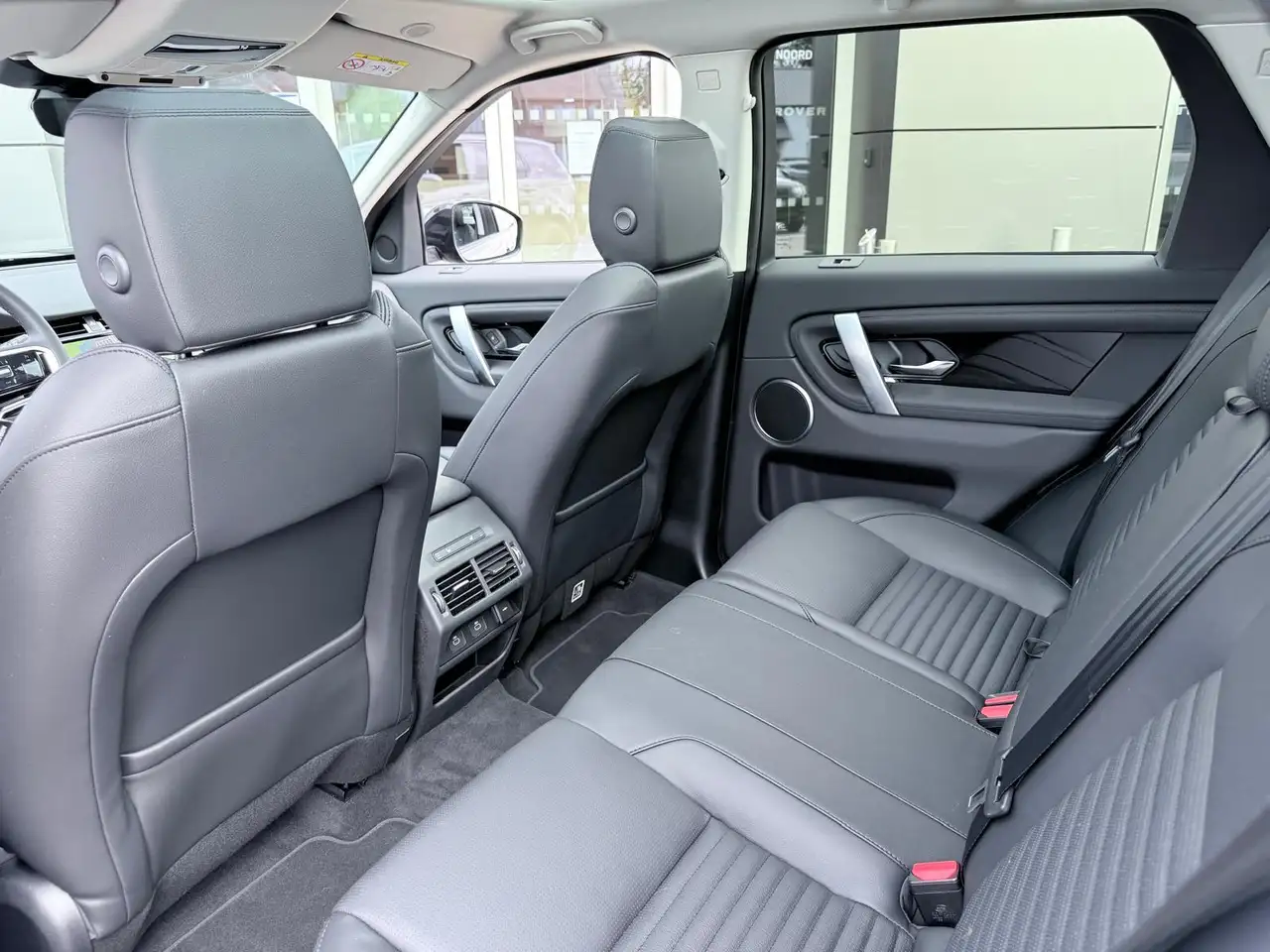 Land Rover Discovery Sport 2026 — фото 12