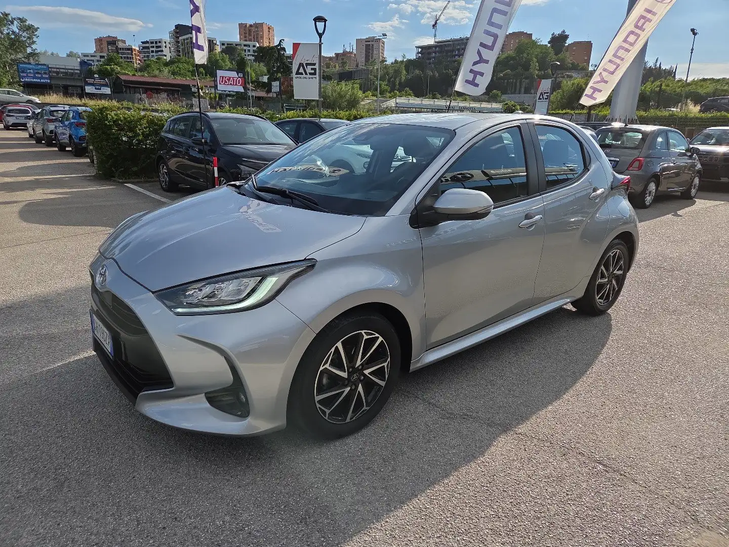 Toyota Yaris 1.0 5 porte Dynamic Grey - 1