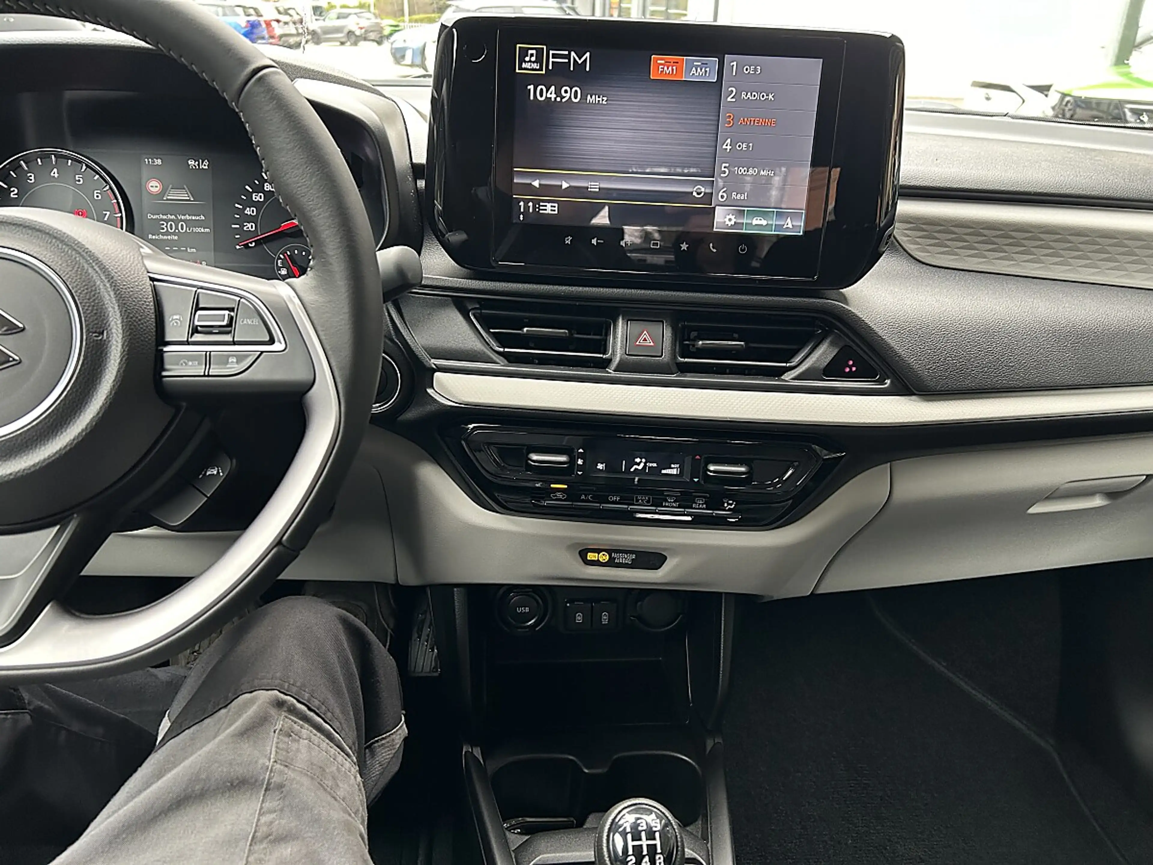Suzuki Swift 1,2 Hybrid Allgrip Shine — photo 10
