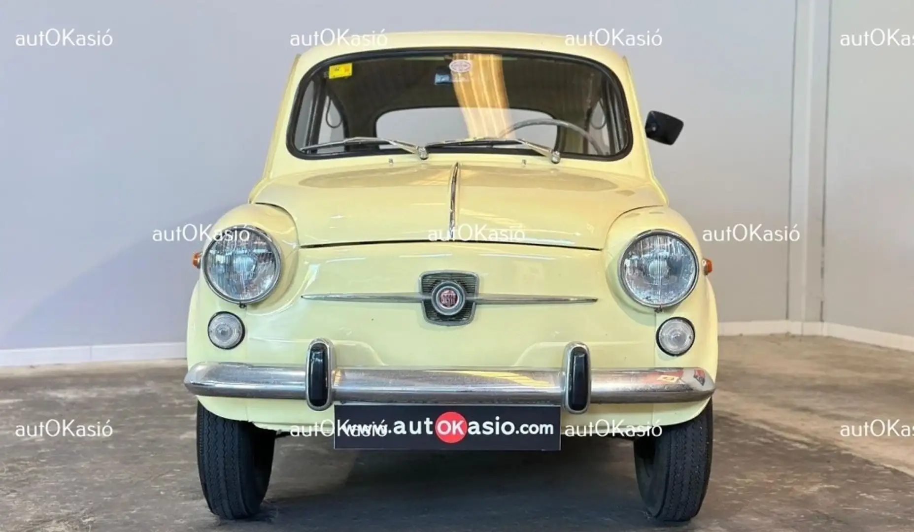 SEAT 600 E Бежевый  - 2