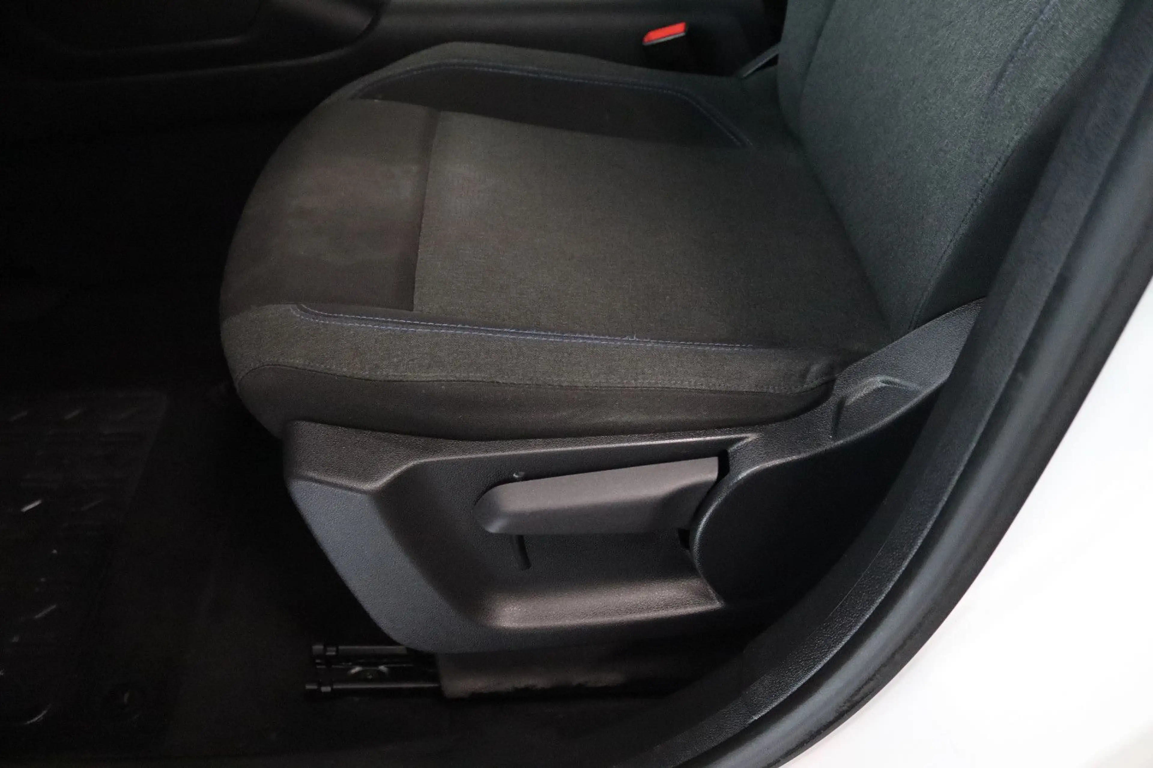 Peugeot Rifter Allure 1.5 BlueHDI * 1.HAND + 5-SITZER * — photo 10
