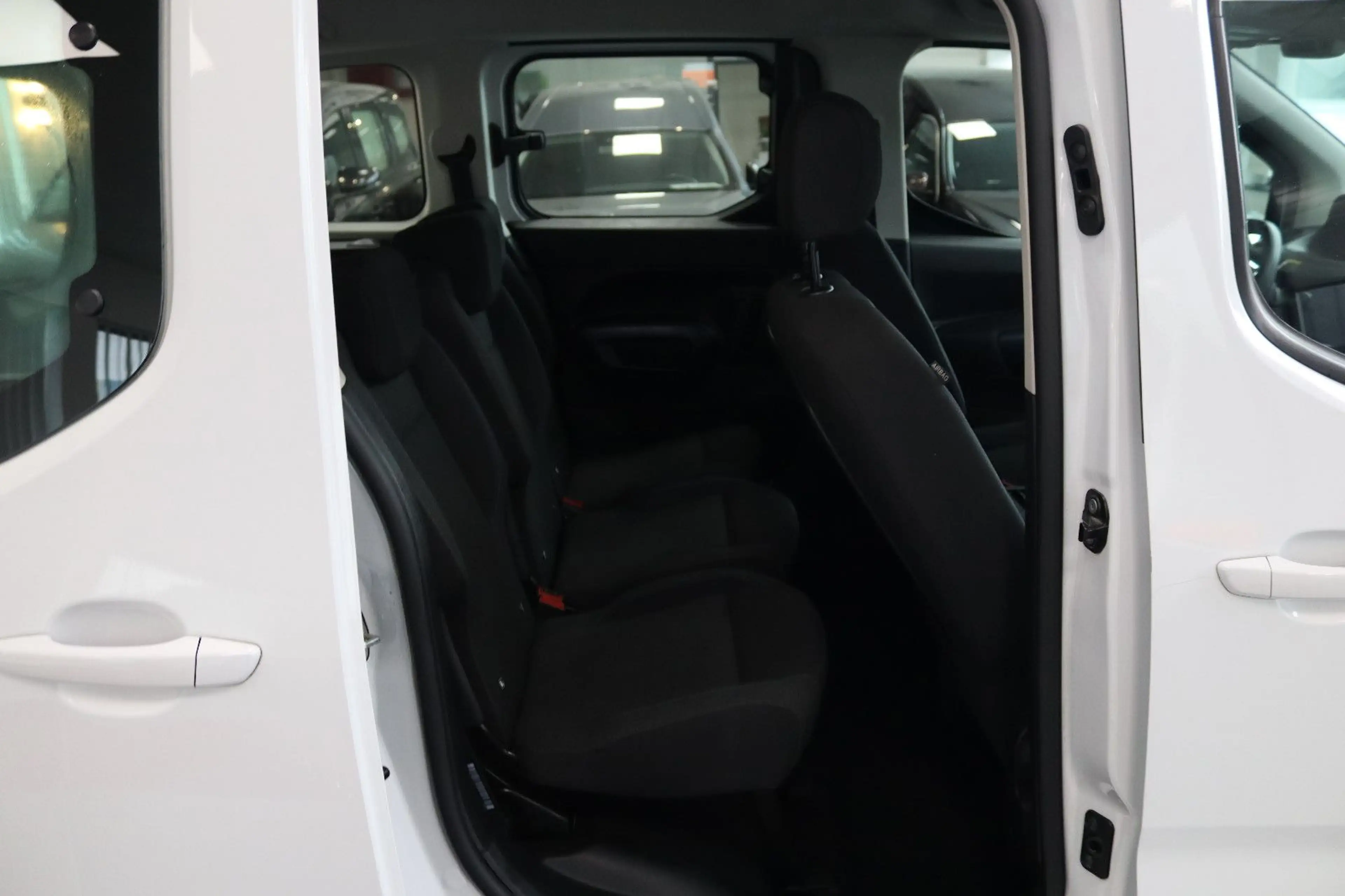 Peugeot Rifter Allure 1.5 BlueHDI * 1.HAND + 5-SITZER * — photo 15
