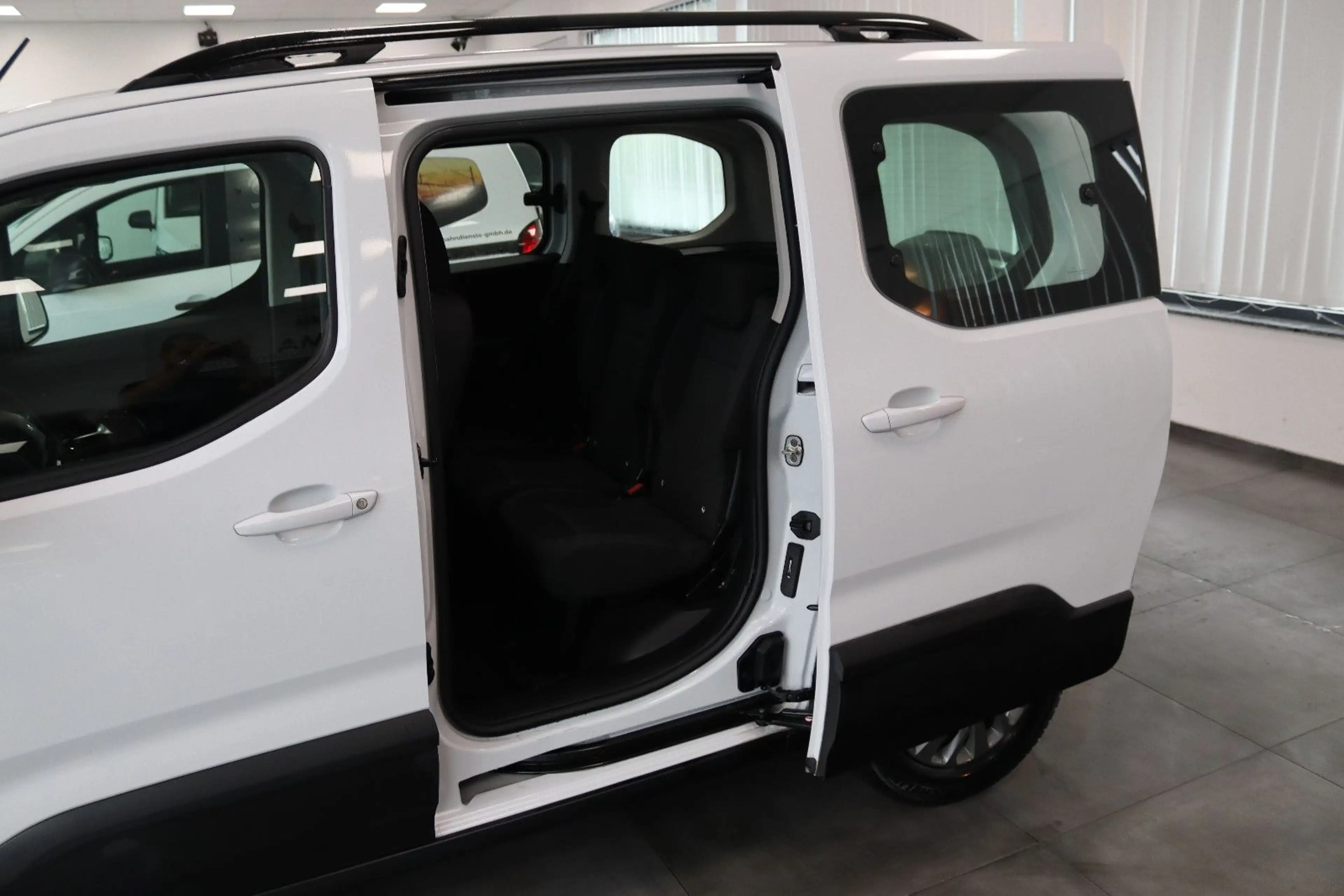 Peugeot Rifter Allure 1.5 BlueHDI * 1.HAND + 5-SITZER * — photo 7