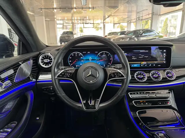 Mercedes-Benz CLS view 13