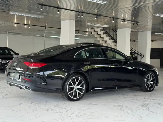 Mercedes-Benz CLS view 5