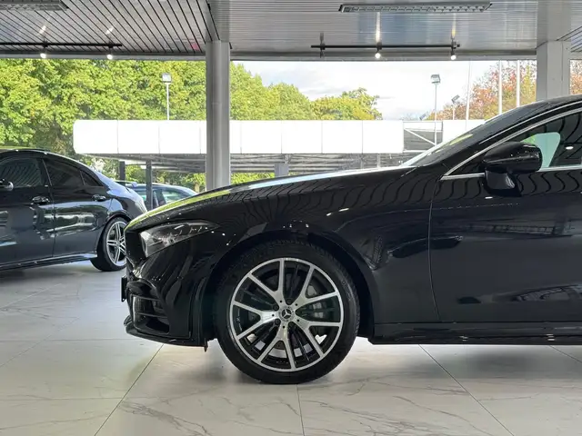 Mercedes-Benz CLS view 4