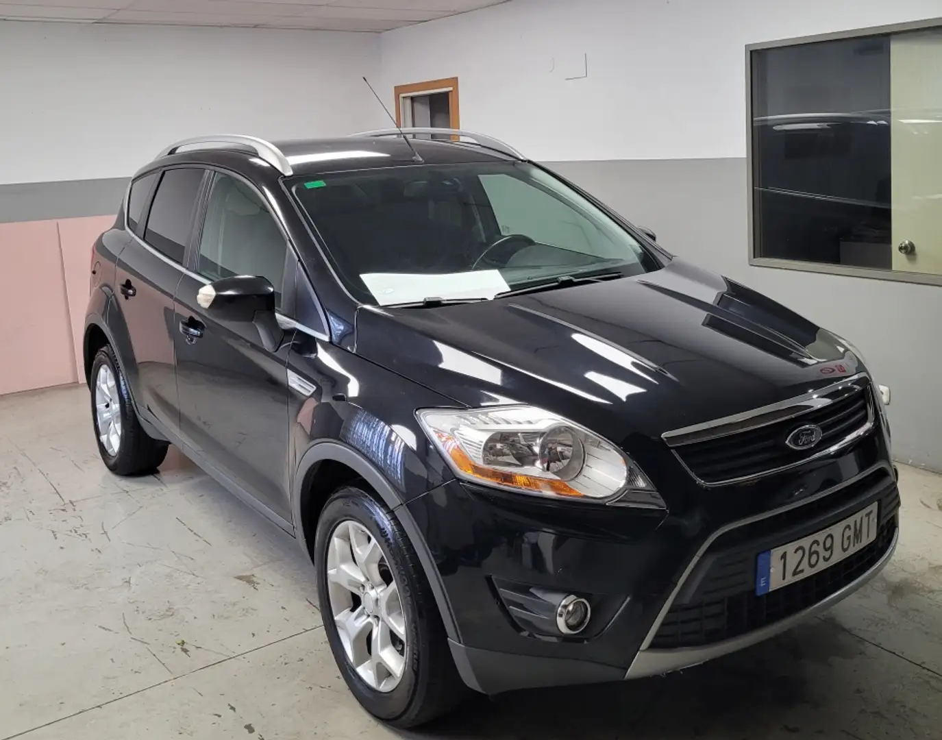 Ford Kuga 2.0TDCI Trend 2WD Negru - 1
