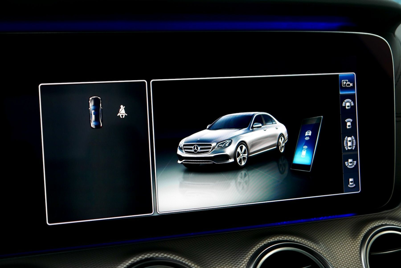 Mercedes-Benz E 400 E-Klasse AMG Line 4Matic — photo 14